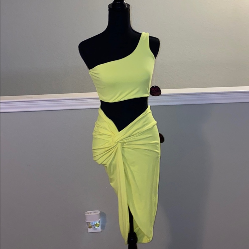 NWT Skirt Set
